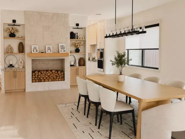 Продажа дома по адресу 1820 SW 154th Ave - фото 9280037