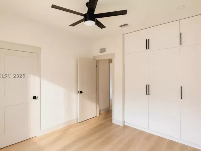 Продажа дома по адресу 1820 SW 154th Ave - фото 9280042