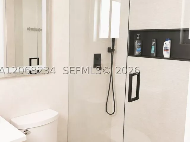 Продажа дома по адресу 1820 SW 154th Ave - фото 9280044