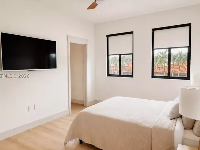 Продажа дома по адресу 1820 SW 154th Ave - фото 9280047