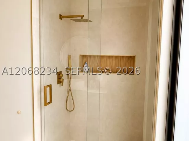 Продажа дома по адресу 1820 SW 154th Ave - фото 9280051