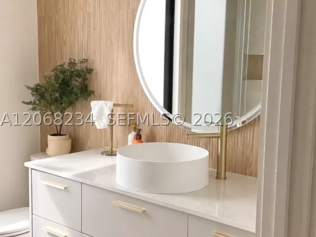 Продажа дома по адресу 1820 SW 154th Ave - фото 9280052