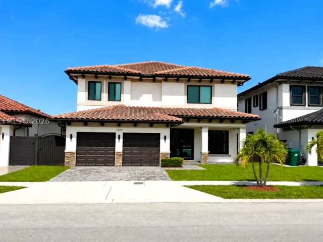 Продажа дома по адресу 1820 SW 154th Ave - фото 9280021