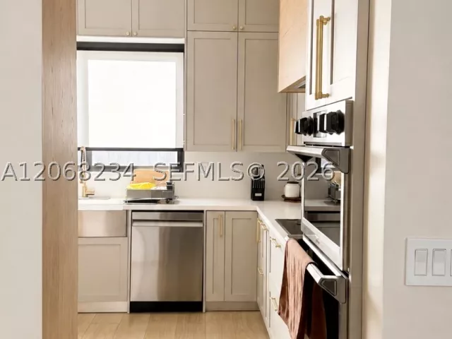 Продажа дома по адресу 1820 SW 154th Ave - фото 9280024
