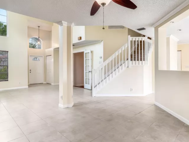 Продажа дома по адресу 23329 TREELINE Drive - фото 9281269