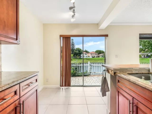 Продажа дома по адресу 23329 TREELINE Drive - фото 9281274