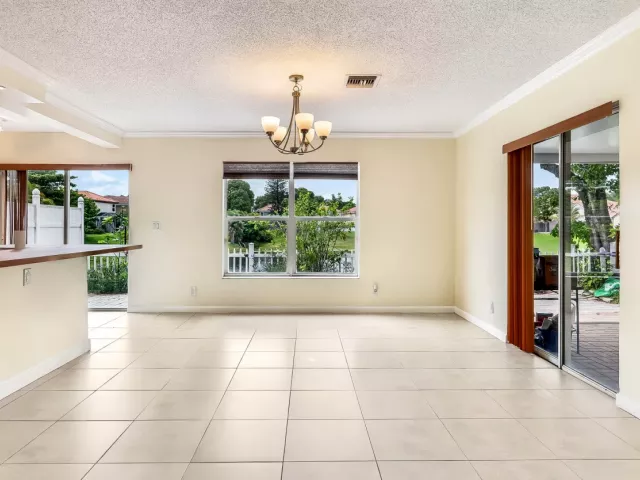 Продажа дома по адресу 23329 TREELINE Drive - фото 9281280