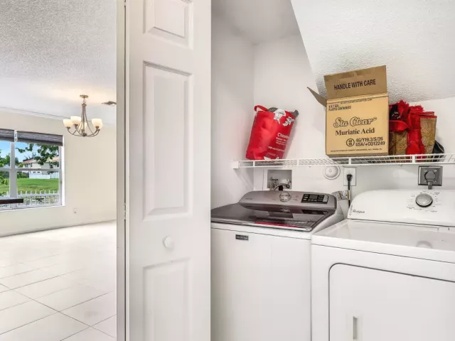 Продажа дома по адресу 23329 TREELINE Drive - фото 9281300