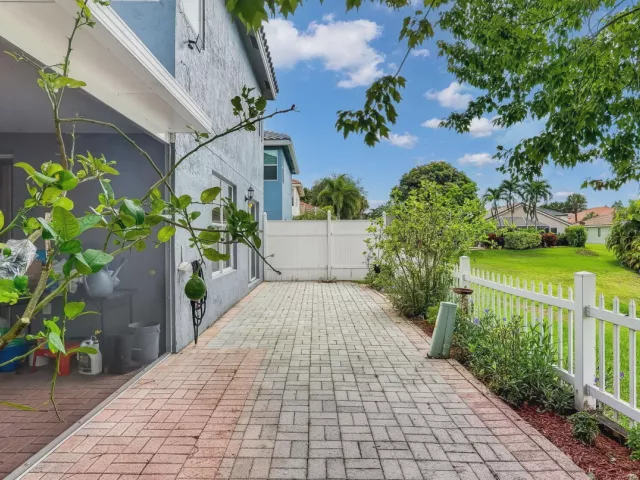 Продажа дома по адресу 23329 TREELINE Drive - фото 9281302