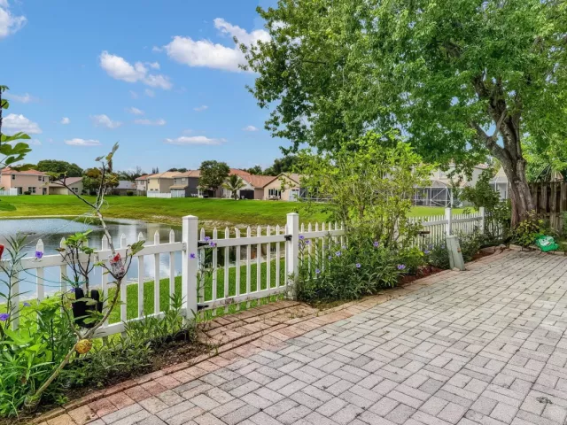 Продажа дома по адресу 23329 TREELINE Drive - фото 9281305