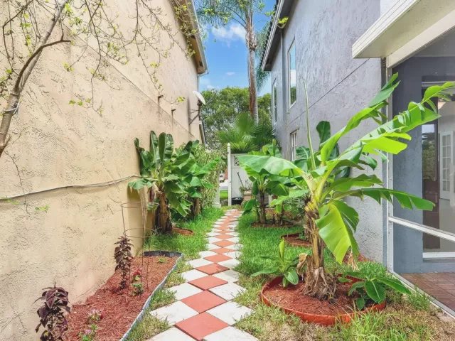 Продажа дома по адресу 23329 TREELINE Drive - фото 9281307