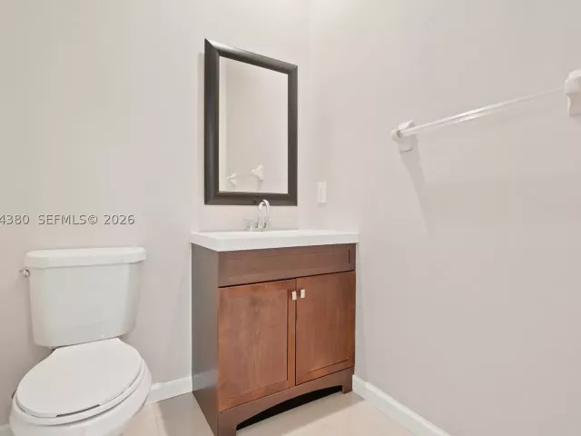 Продажа дома по адресу 3710 NE 22nd Pl - фото 9235635