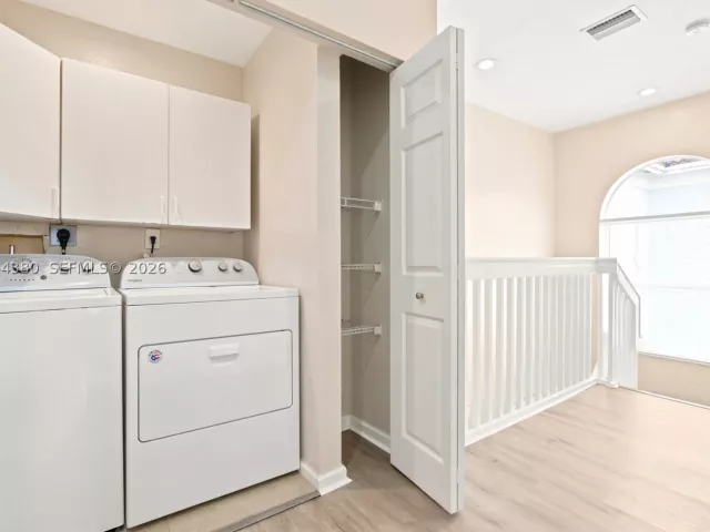 Продажа дома по адресу 3710 NE 22nd Pl - фото 9235658