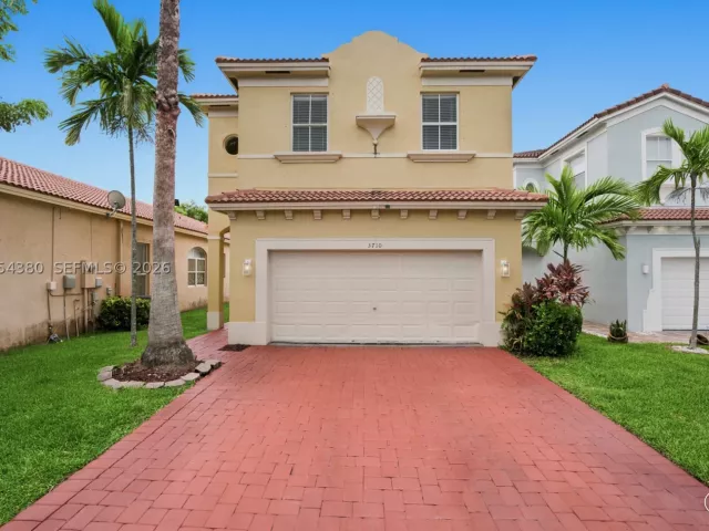 Продажа дома по адресу 3710 NE 22nd Pl - фото 9235611