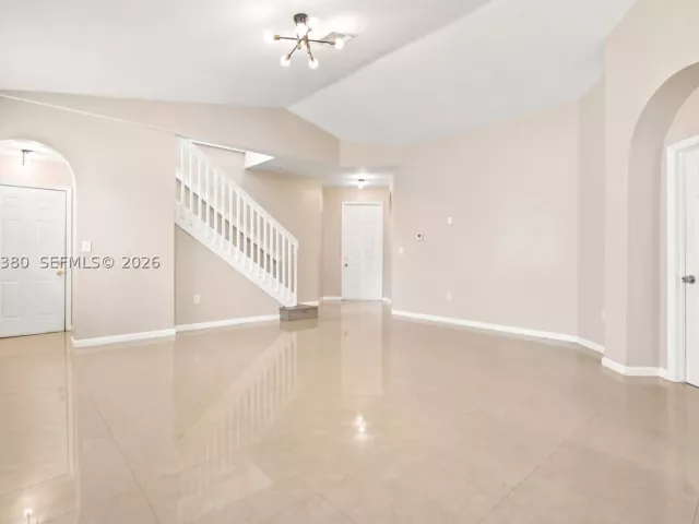 Продажа дома по адресу 3710 NE 22nd Pl - фото 9235627
