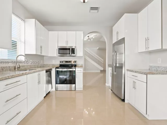 Продажа дома по адресу 3710 NE 22nd Pl - фото 9235629