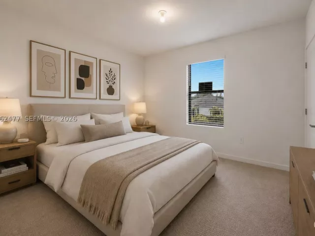 Продажа дома по адресу 713 SE 15th Ave - фото 9235754