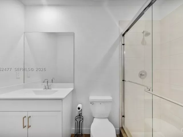 Продажа дома по адресу 713 SE 15th Ave - фото 9235756