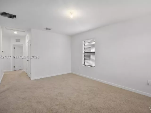 Продажа дома по адресу 713 SE 15th Ave - фото 9235759