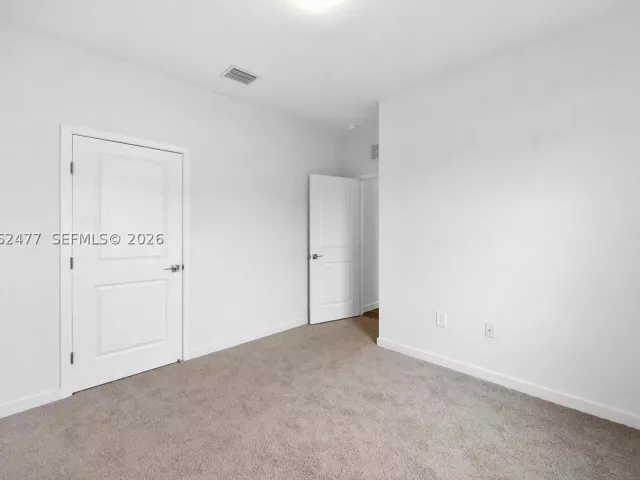 Продажа дома по адресу 713 SE 15th Ave - фото 9235763