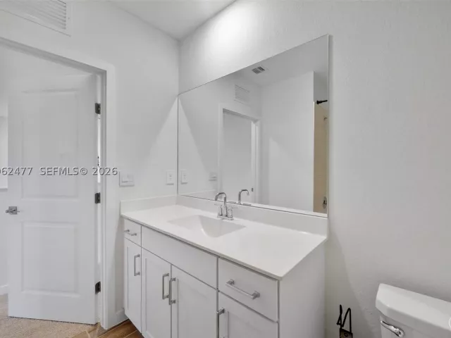 Продажа дома по адресу 713 SE 15th Ave - фото 9235765