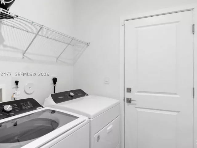 Продажа дома по адресу 713 SE 15th Ave - фото 9235767