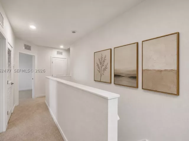 Продажа дома по адресу 713 SE 15th Ave - фото 9235746