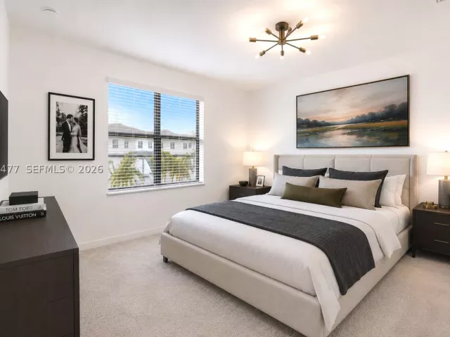 Продажа дома по адресу 713 SE 15th Ave - фото 9235748