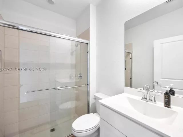 Продажа дома по адресу 713 SE 15th Ave - фото 9235750