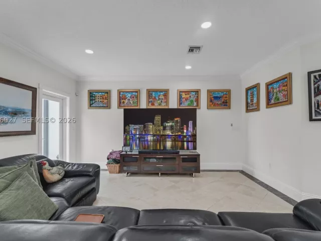 Продажа дома по адресу 14380 SW 36th St - фото 9236395