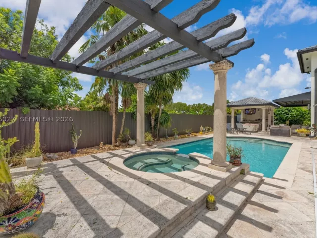 Продажа дома по адресу 14380 SW 36th St - фото 9236438