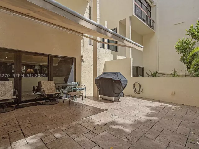 Продажа дома по адресу 2400 Brickell Ave 107D - фото 9262274