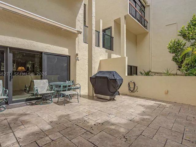 Продажа дома по адресу 2400 Brickell Ave 107D - фото 9262285