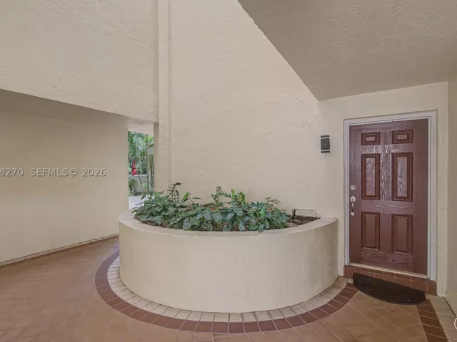 Продажа дома по адресу 2400 Brickell Ave 107D - фото 9262265