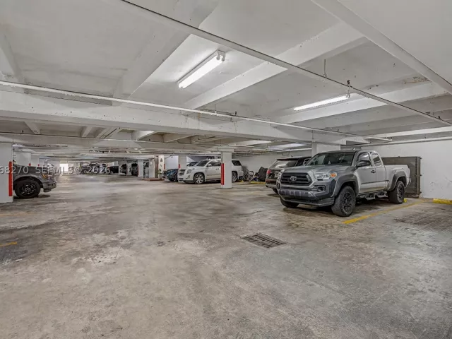 Продажа дома по адресу 2400 Brickell Ave 107D - фото 9262292