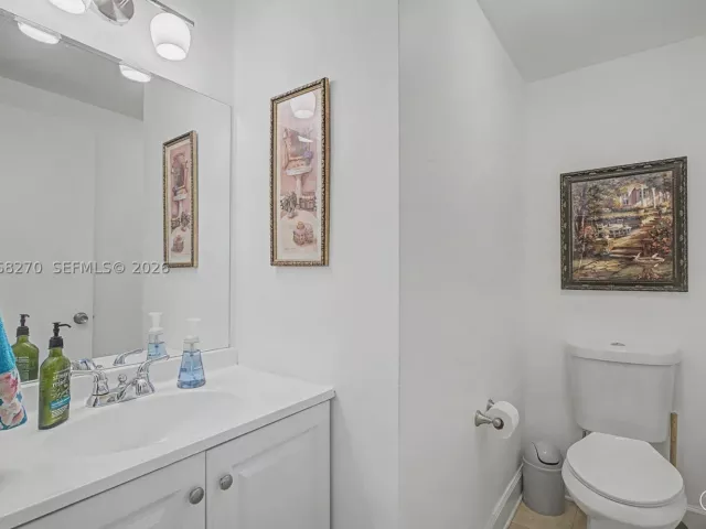 Продажа дома по адресу 2400 Brickell Ave 107D - фото 9262267
