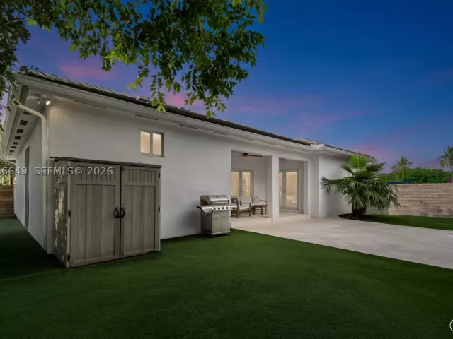 Продажа дома по адресу 6351 SW 39th St - фото 9301106