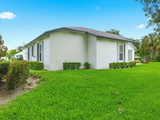 Продажа дома по адресу 3800 NW 10th Street - фото 9381400