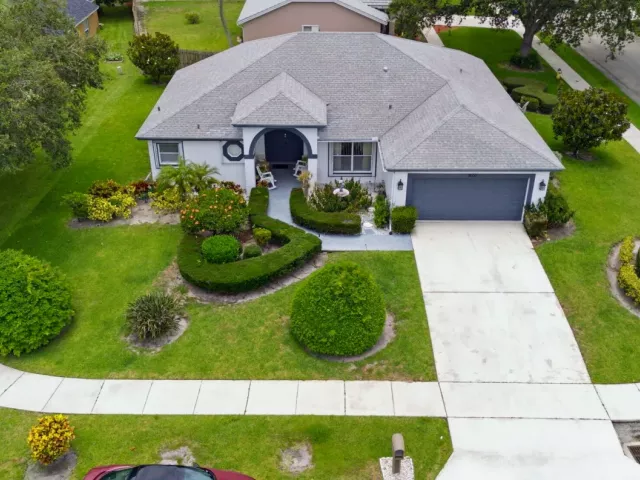 Продажа дома по адресу 3800 NW 10th Street - фото 9381403