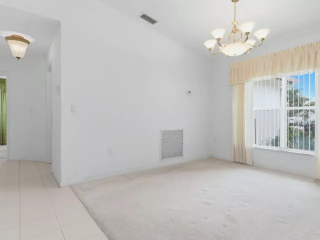 Продажа дома по адресу 3800 NW 10th Street - фото 9381374