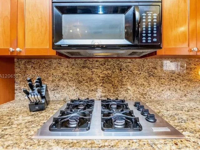 Продажа дома по адресу 939 Washington St - фото 9237273
