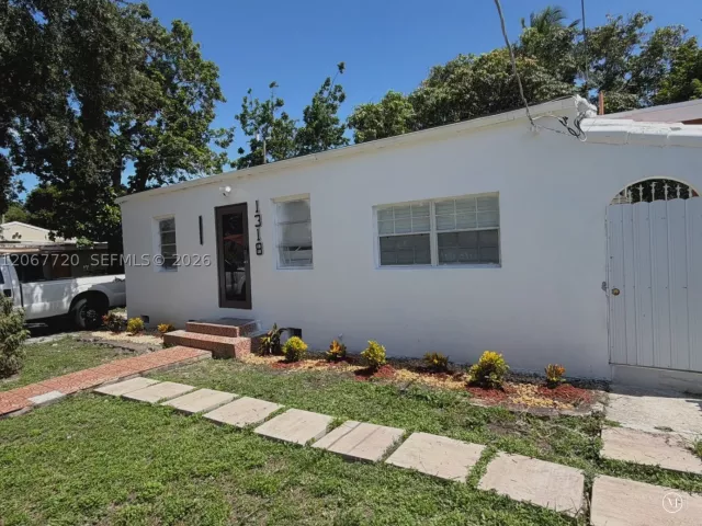 Продажа дома по адресу 1318 NW 34th St - фото 9376053