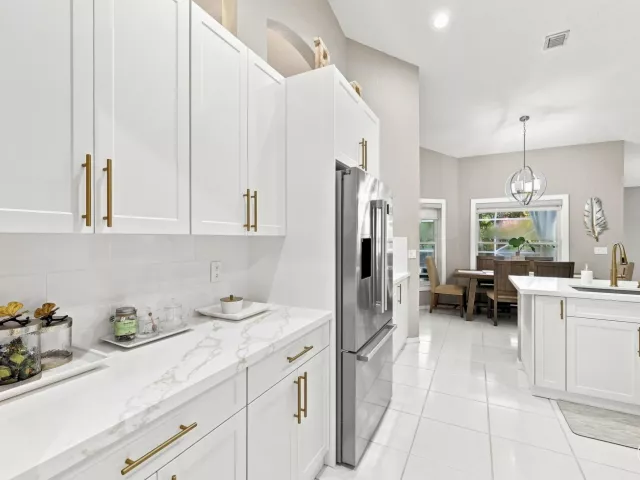 Продажа дома по адресу 20369 HACIENDA Court - фото 9311269
