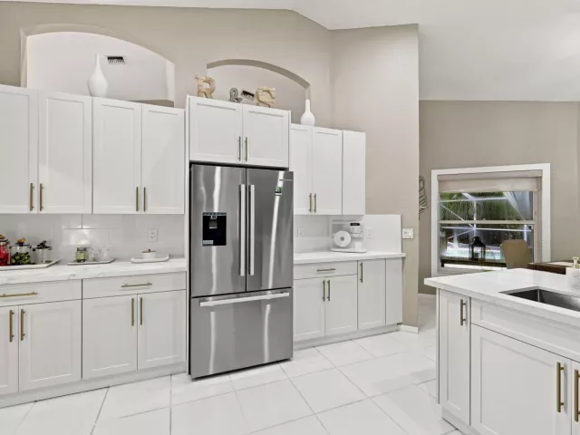 Продажа дома по адресу 20369 HACIENDA Court - фото 9311270