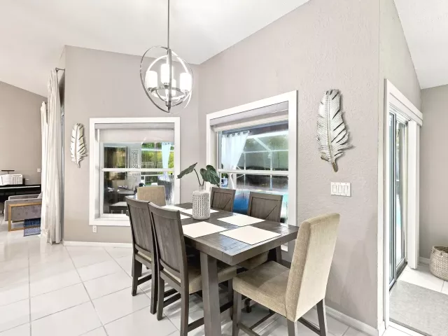Продажа дома по адресу 20369 HACIENDA Court - фото 9311273