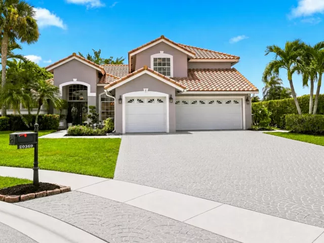 Продажа дома по адресу 20369 HACIENDA Court - фото 9311256