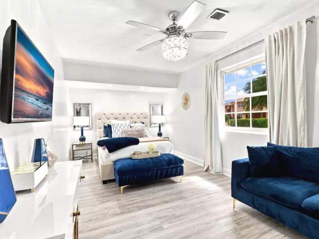 Продажа дома по адресу 20369 HACIENDA Court - фото 9311291
