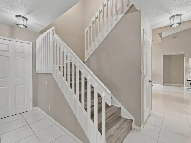 Продажа дома по адресу 20369 HACIENDA Court - фото 9311293