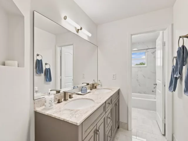 Продажа дома по адресу 20369 HACIENDA Court - фото 9311296
