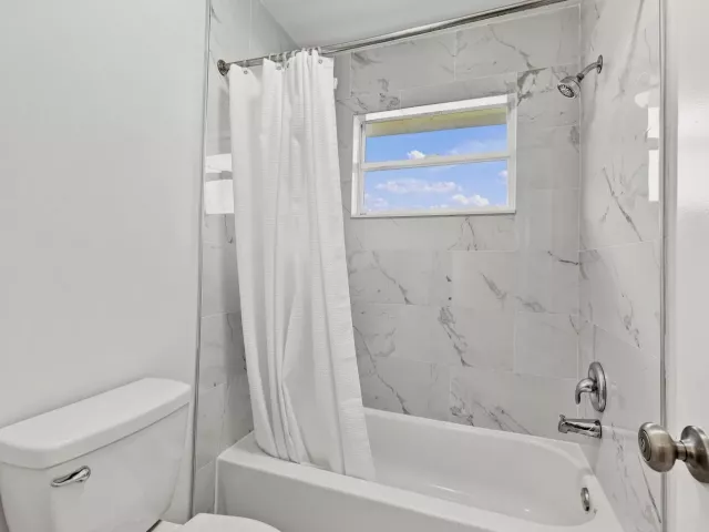 Продажа дома по адресу 20369 HACIENDA Court - фото 9311297